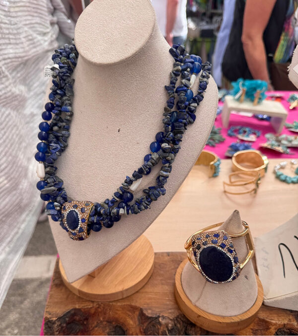 Collar de lapislázuli
